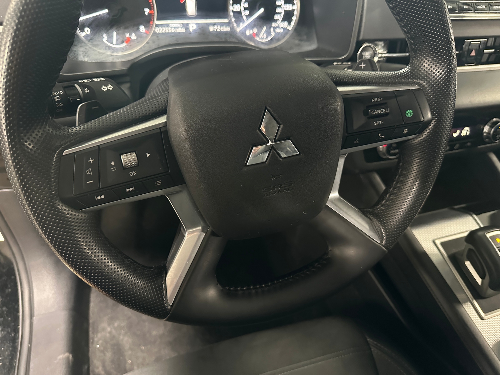 Thumbnail: 2024 Mitsubishi Outlander - 4