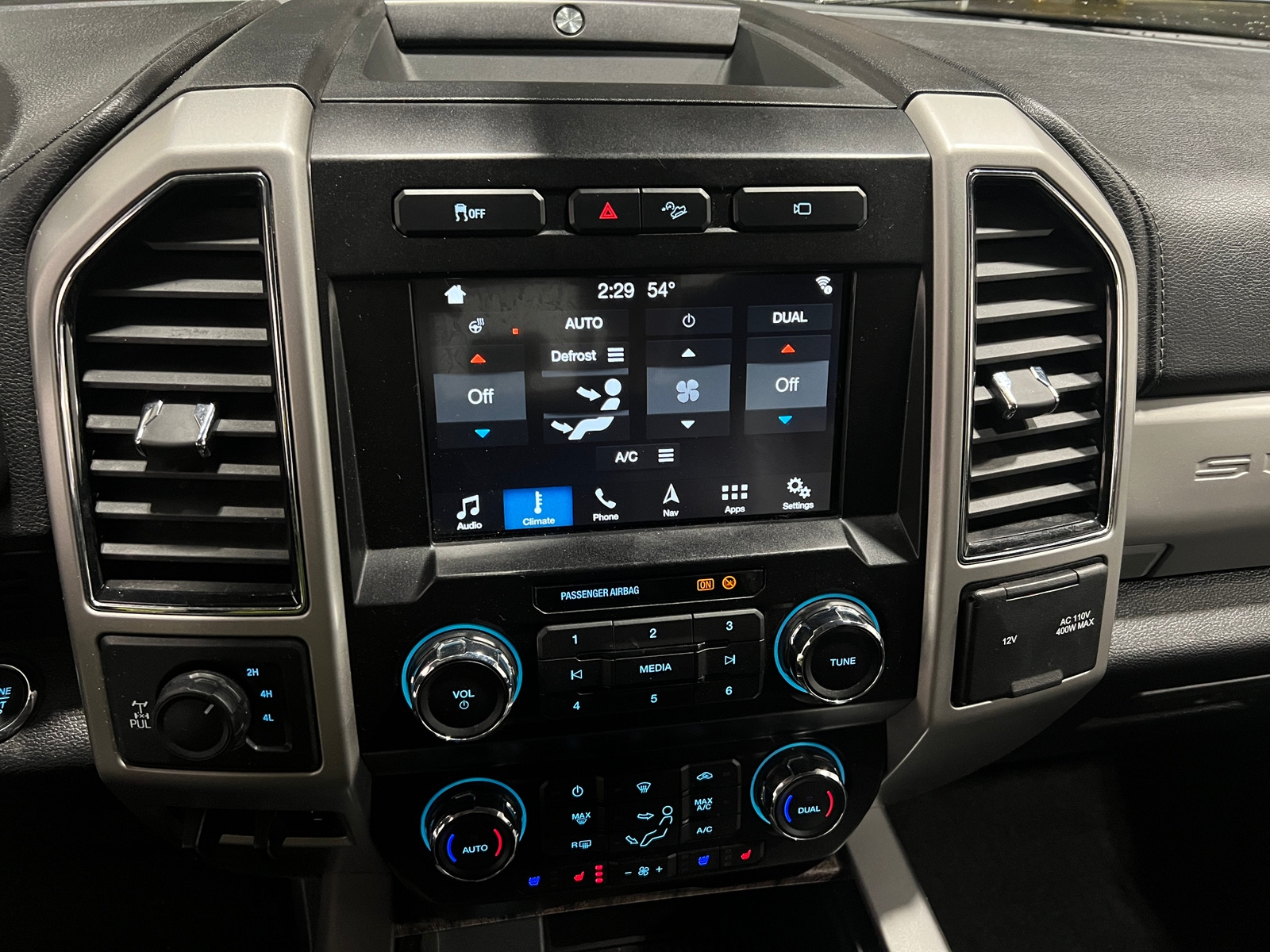 Thumbnail: 2019 Ford Econoline - 3