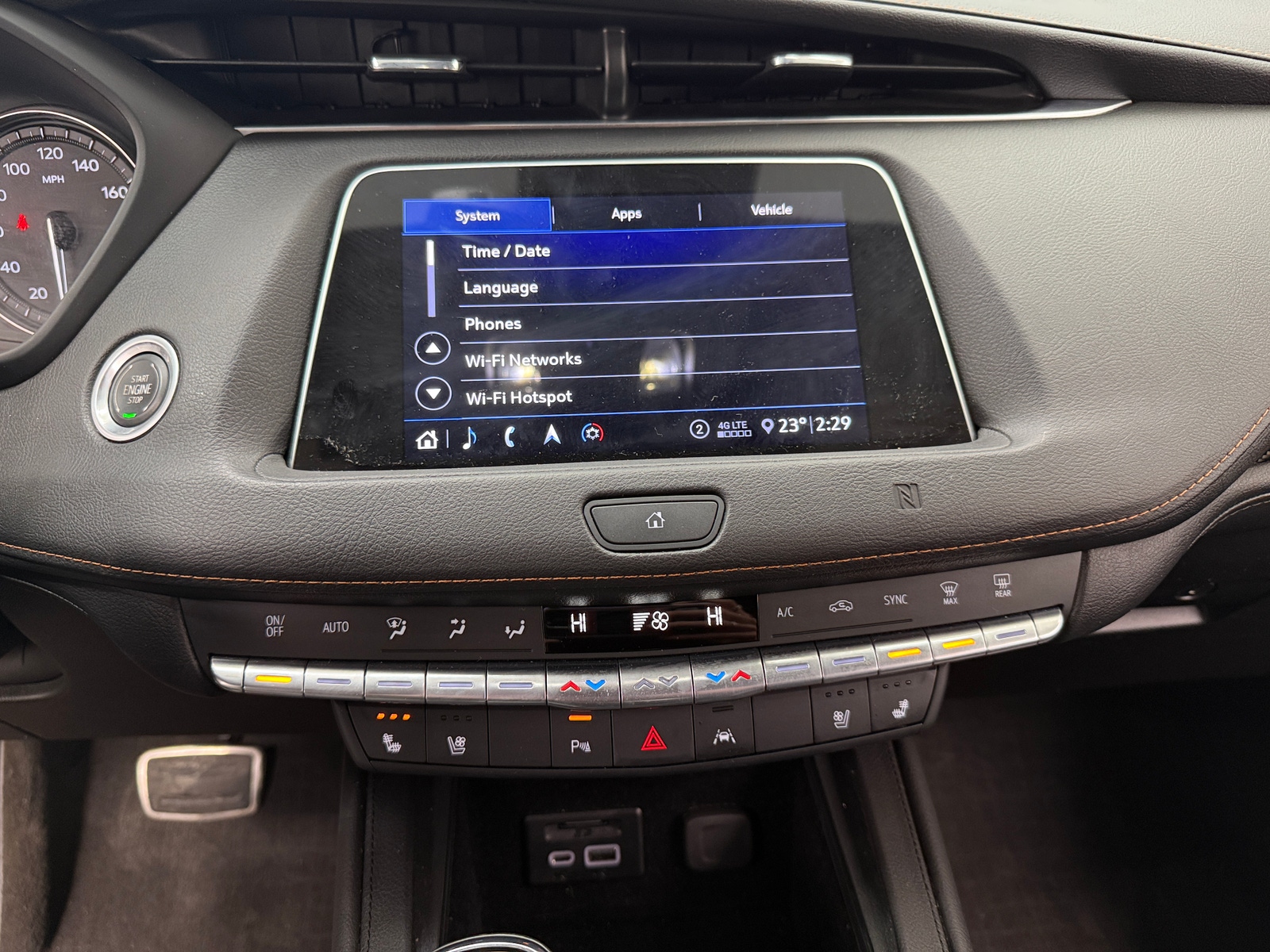 Thumbnail: 2020 Cadillac XT4 - 3