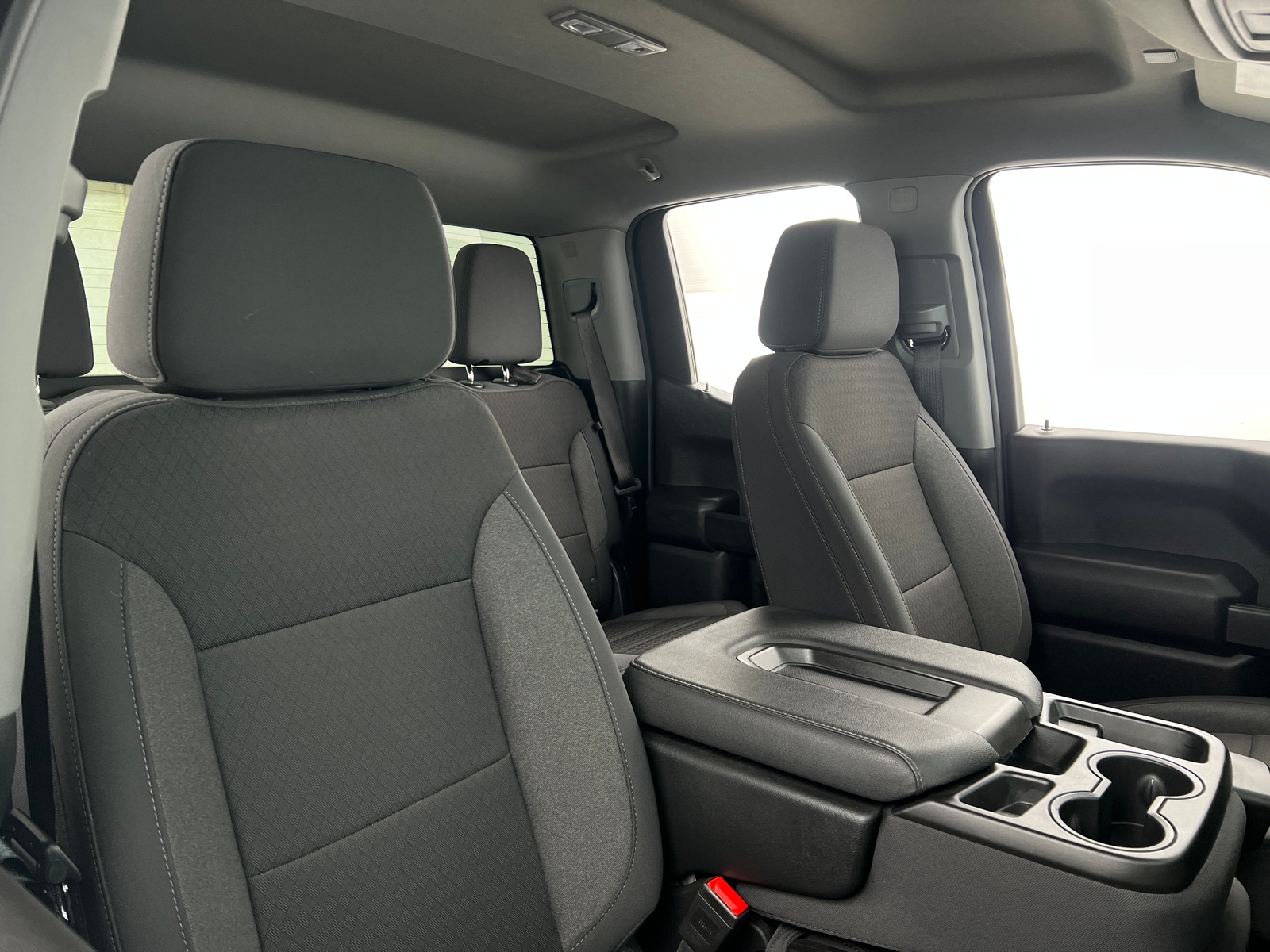 Thumbnail: 2025 Chevrolet Silverado 1500 - 2