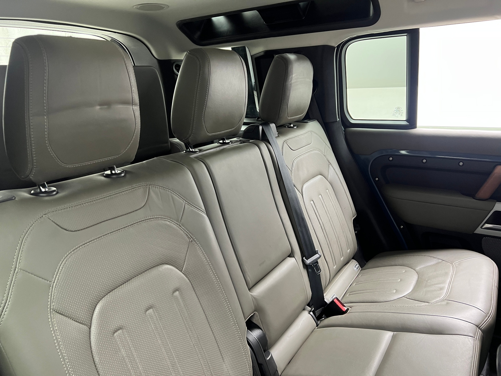 Thumbnail: 2020 Land Rover Defender - 5