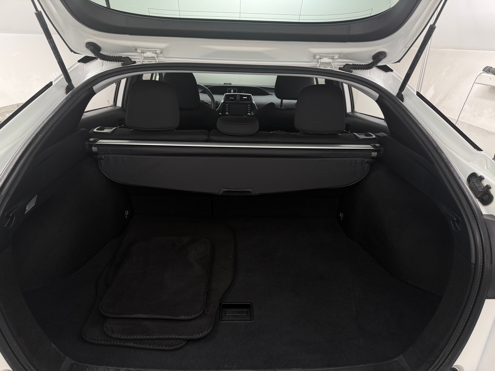 Thumbnail: 2021 Toyota Prius - 7