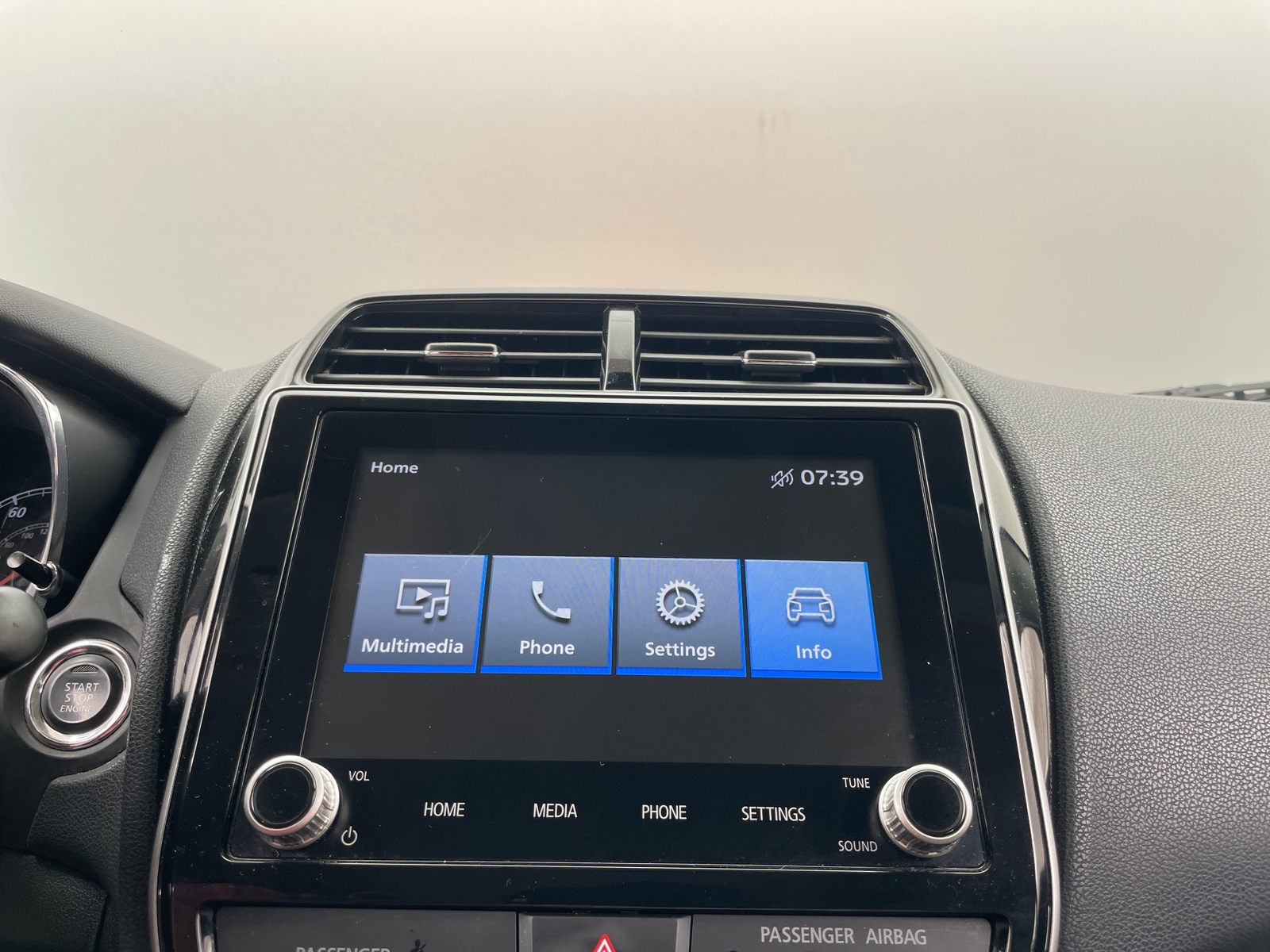 Thumbnail: 2022 Mitsubishi Outlander Sport - 3