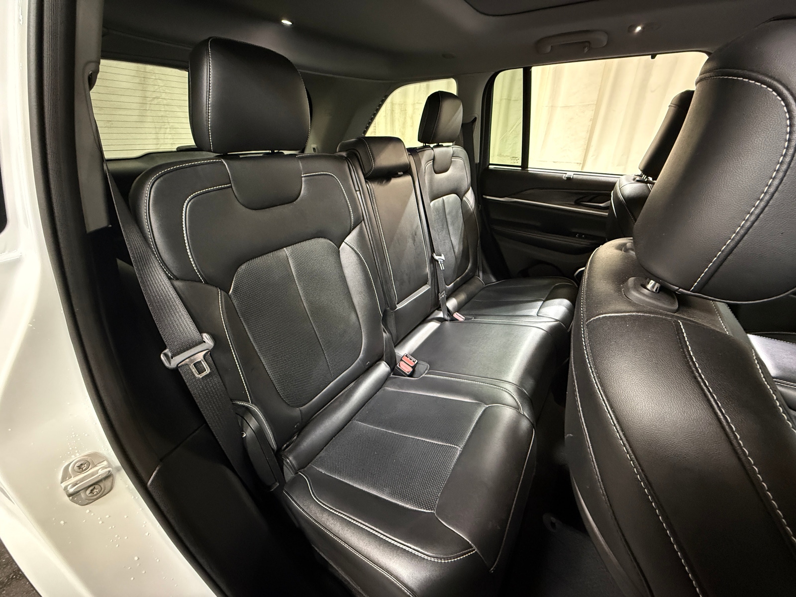 Thumbnail: 2022 Jeep Grand Cherokee - 5