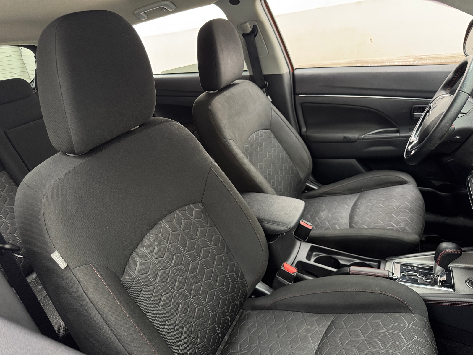 Thumbnail: 2022 Mitsubishi Outlander Sport - 2