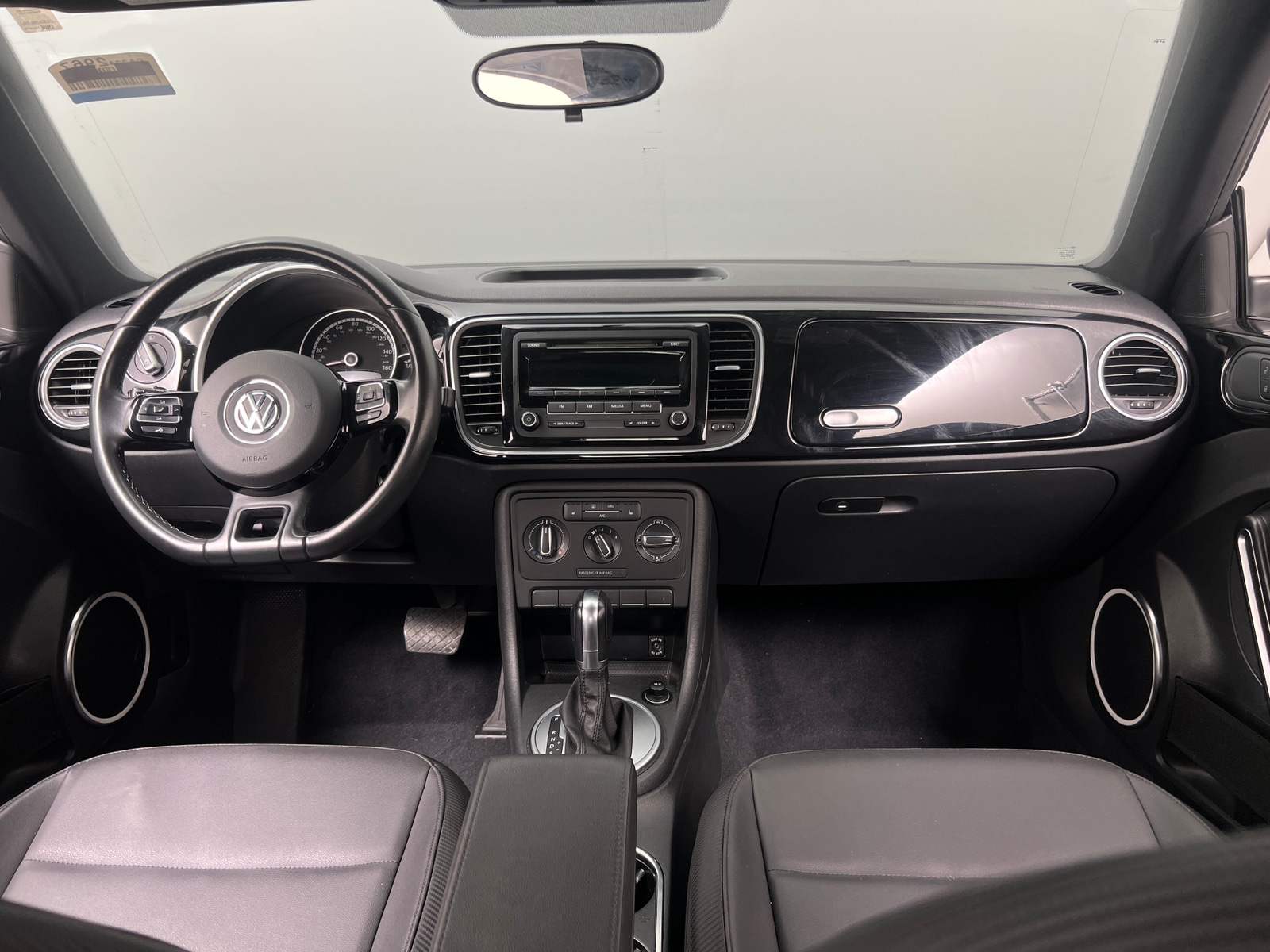 Thumbnail: 2015 Volkswagen Beetle - 2