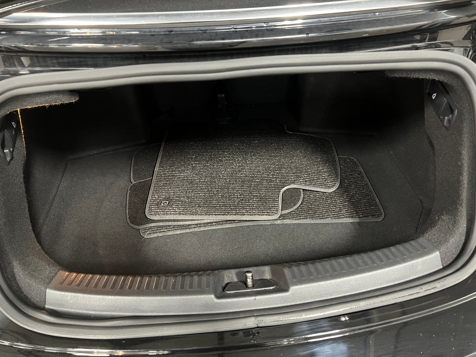 Thumbnail: 2015 Volkswagen Beetle - 6