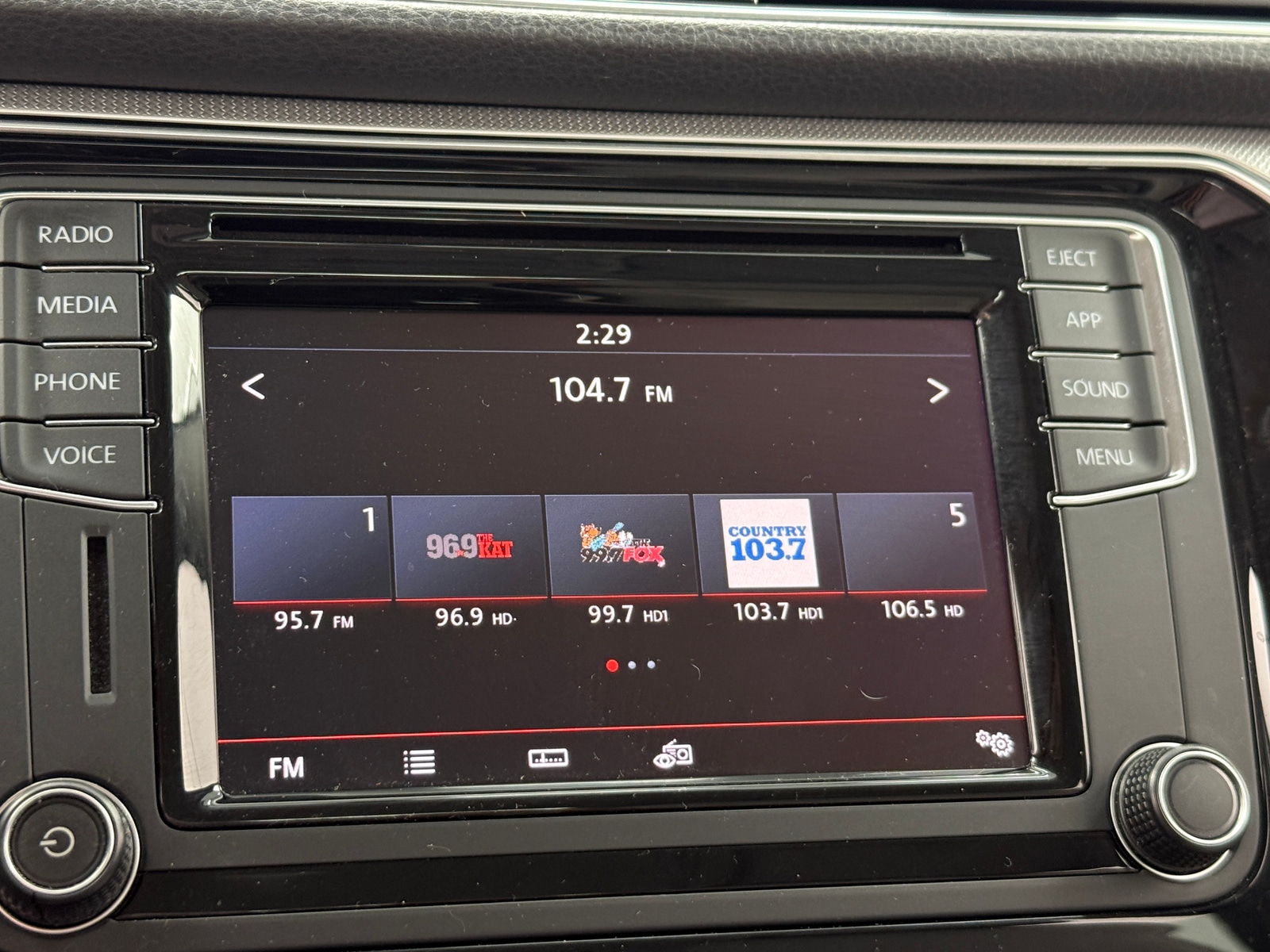 Thumbnail: 2018 Volkswagen Passat - 3