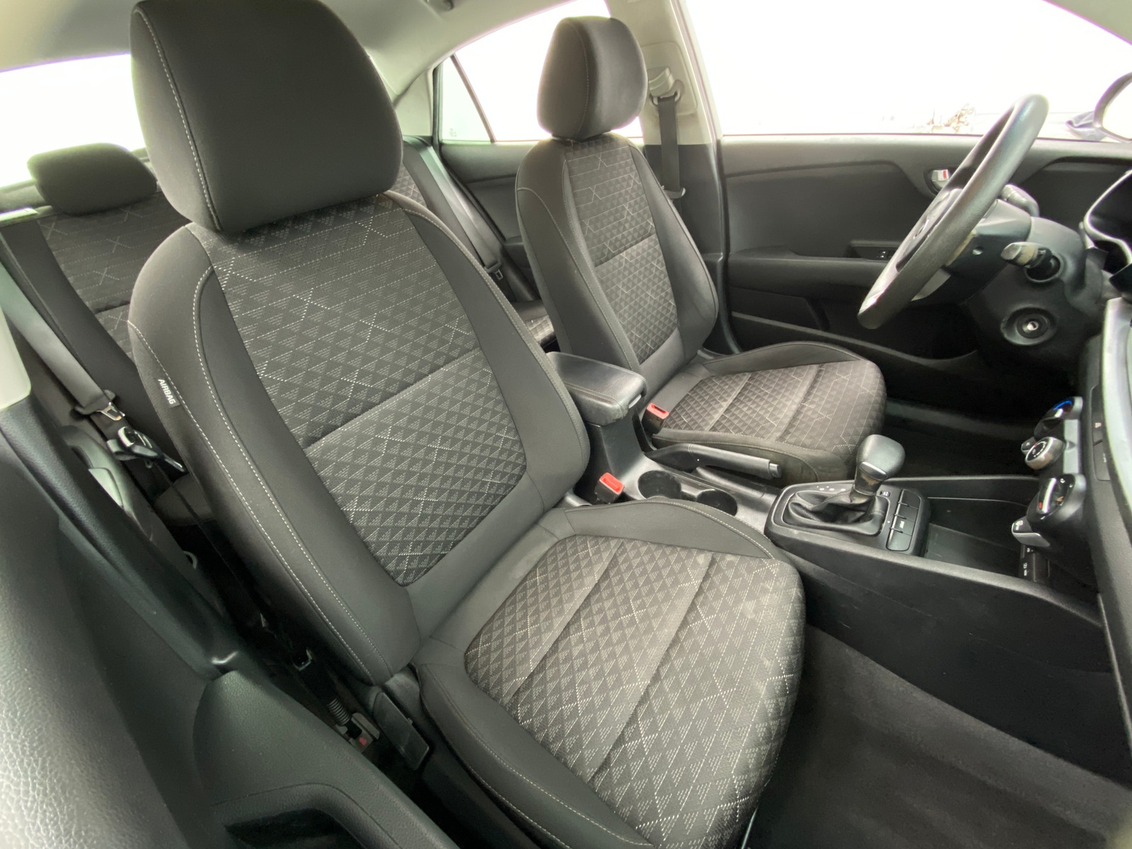 Thumbnail: 2019 Kia Rio - 2