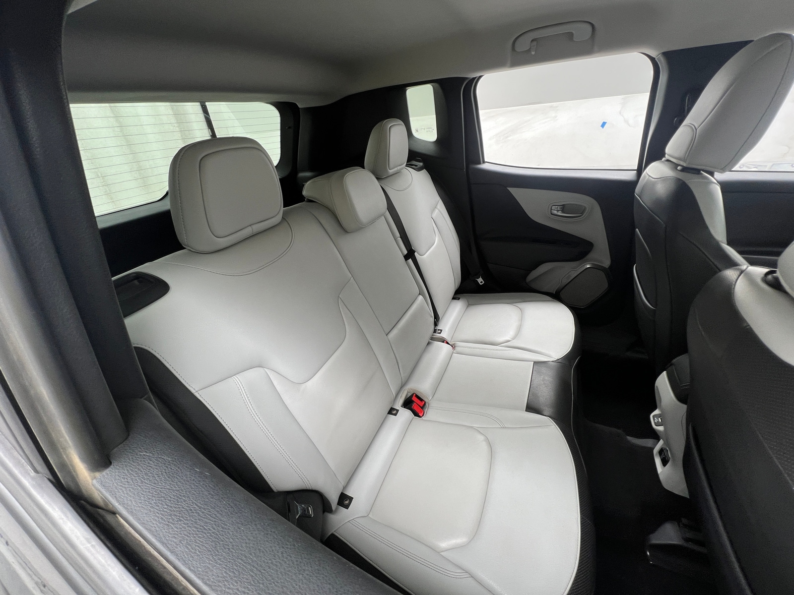 Thumbnail: 2018 Jeep Renegade - 5