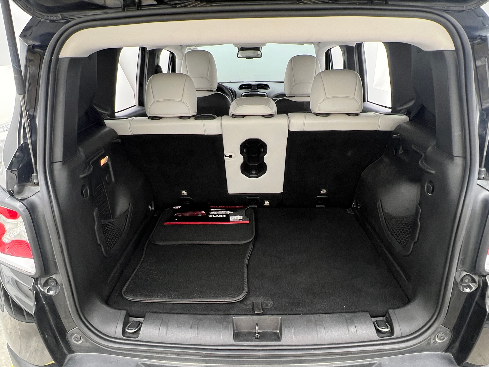 Thumbnail: 2018 Jeep Renegade - 6