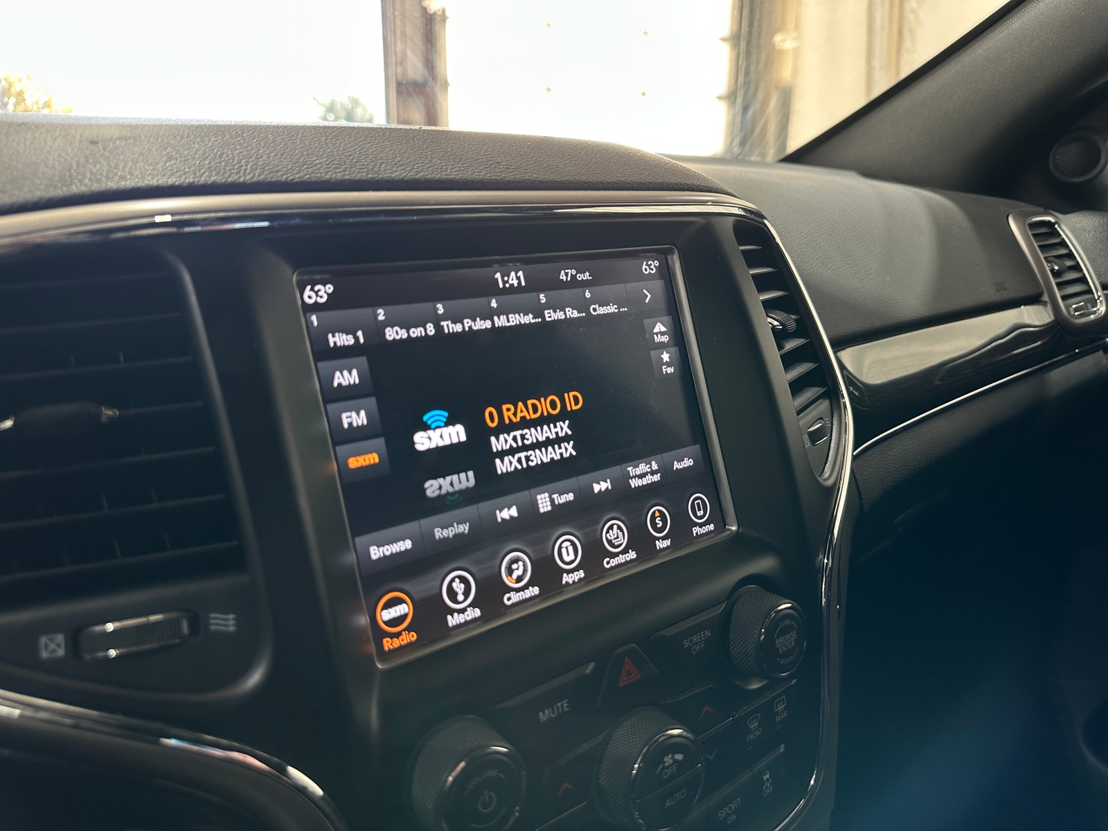 Thumbnail: 2018 Jeep Grand Cherokee - 3