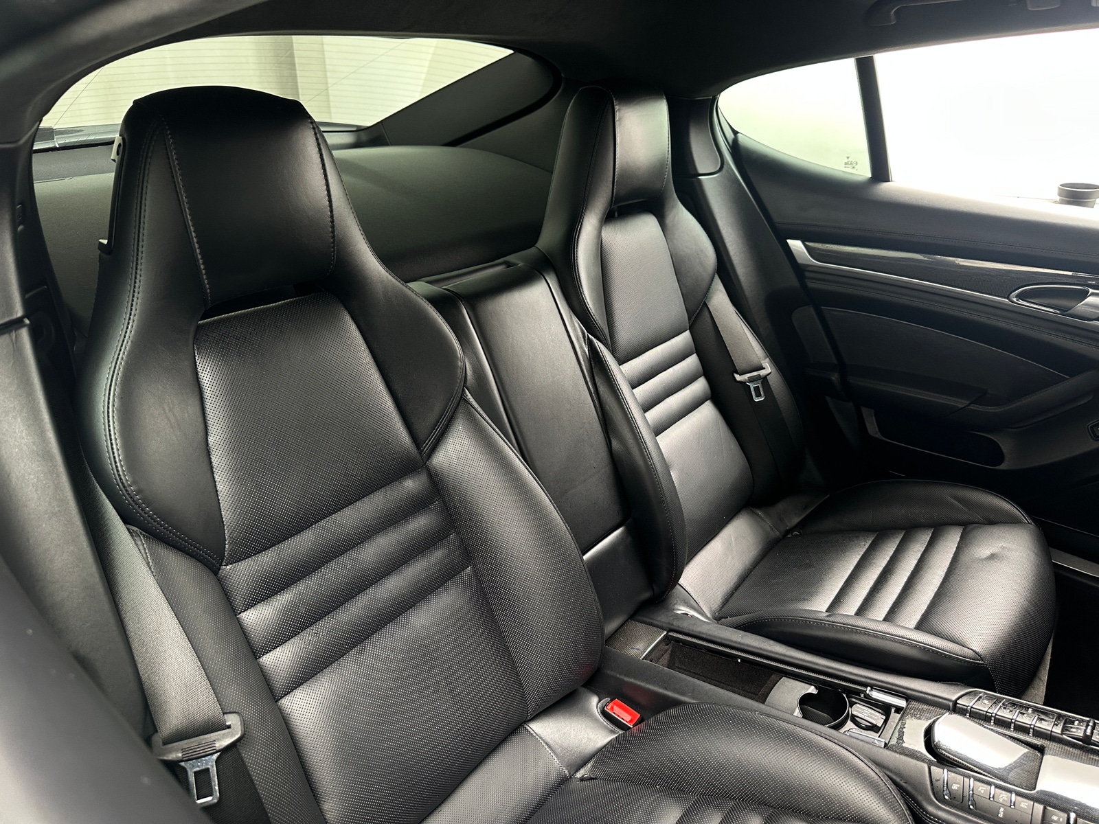 Thumbnail: 2016 Porsche Panamera - 4