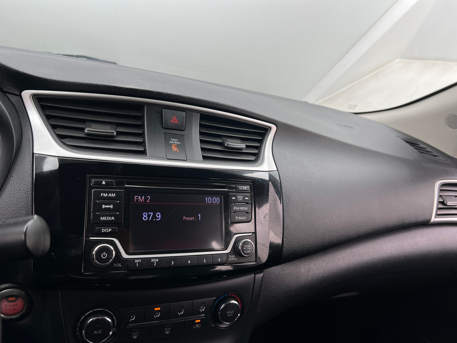 Thumbnail: 2017 Nissan Sentra - 4