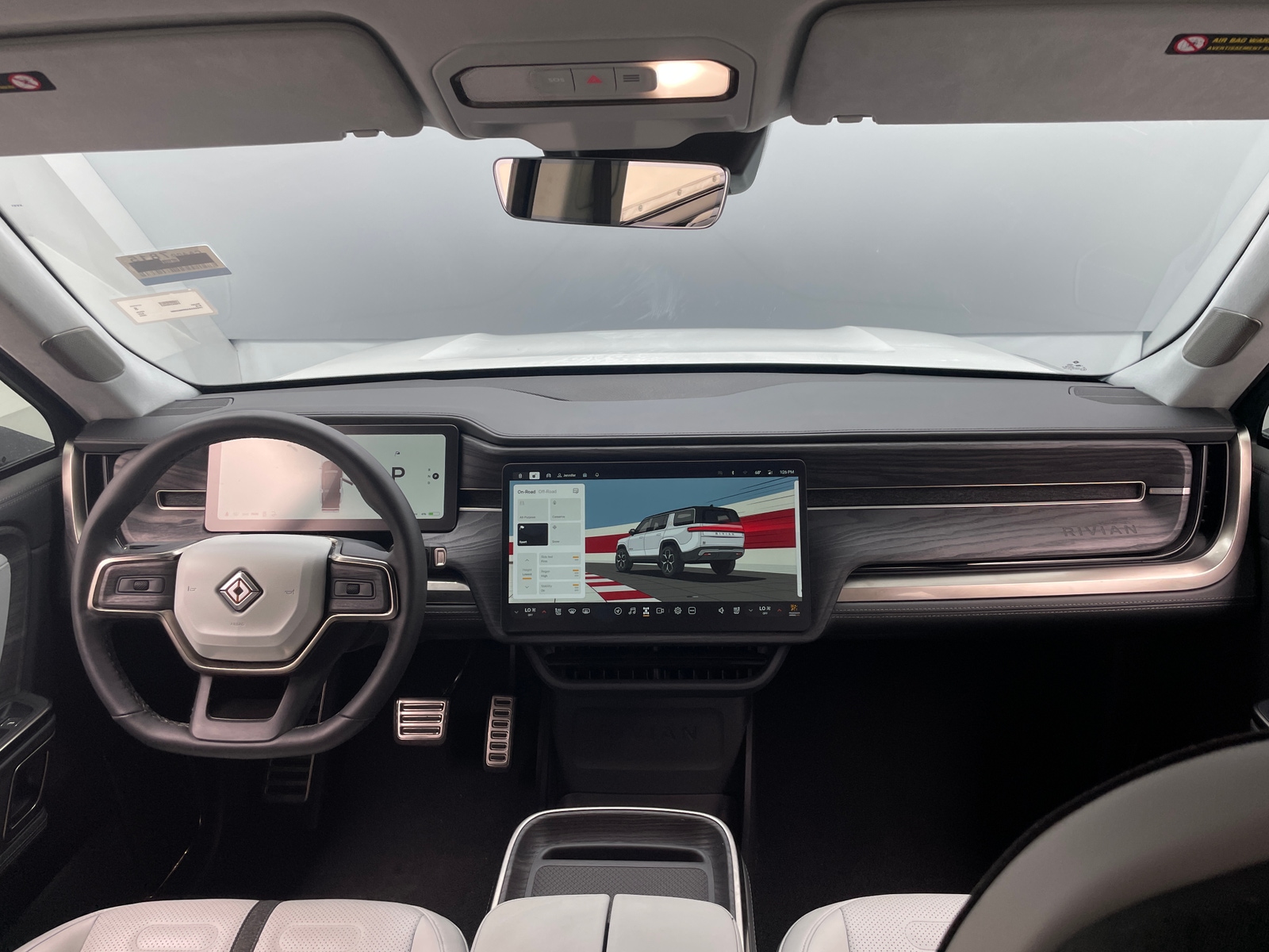 Thumbnail: 2024 Rivian R1S - 2