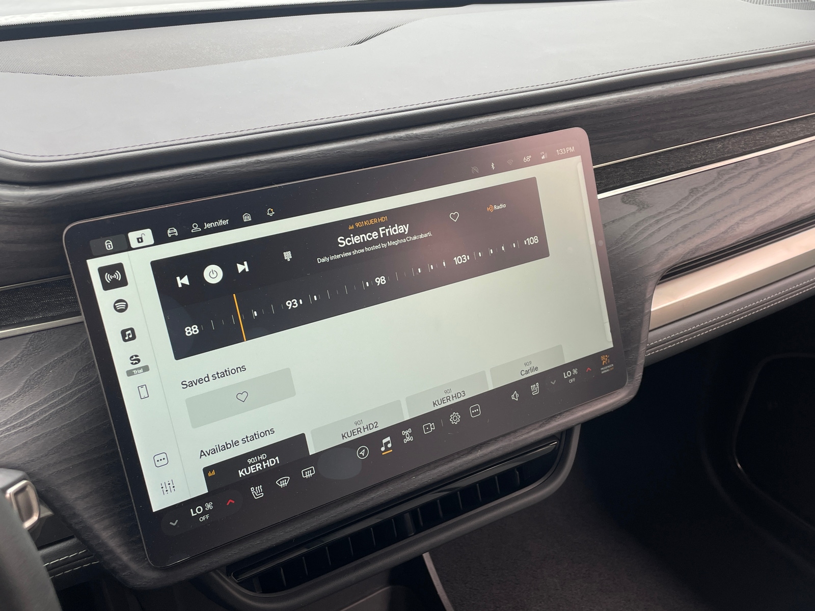 Thumbnail: 2024 Rivian R1S - 3