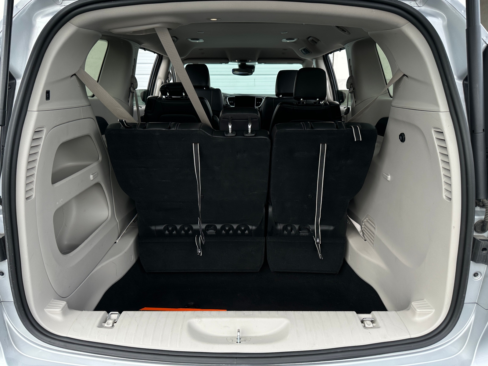 Thumbnail: 2024 Chrysler Pacifica - 6