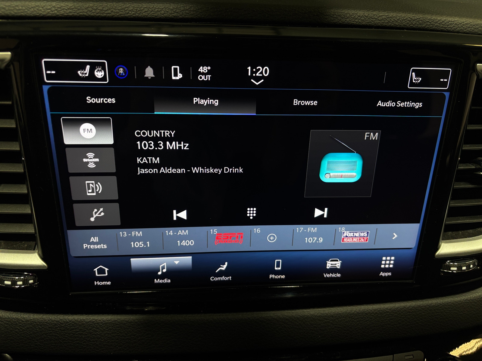 Thumbnail: 2024 Chrysler Pacifica - 3