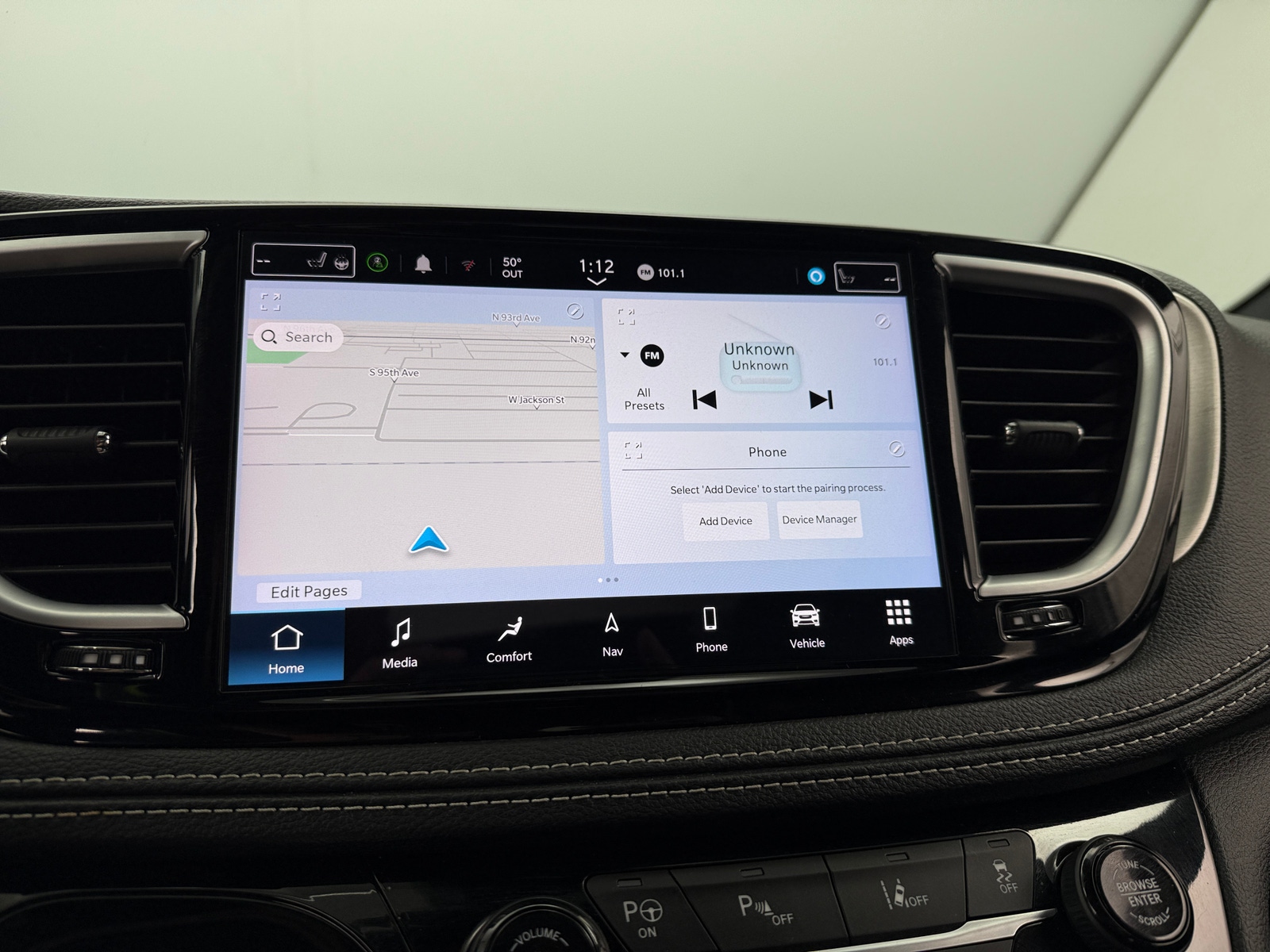 Thumbnail: 2024 Chrysler Pacifica - 3