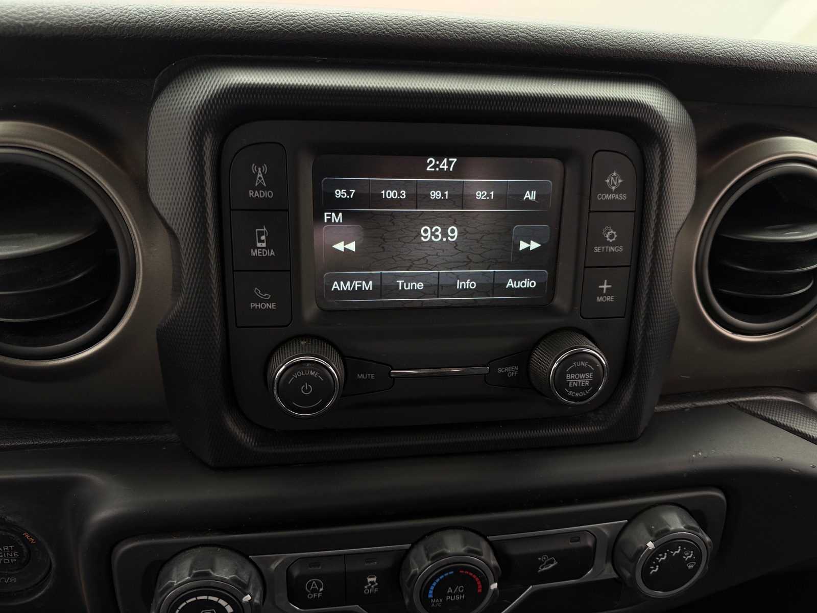 Thumbnail: 2019 Jeep Wrangler - 4