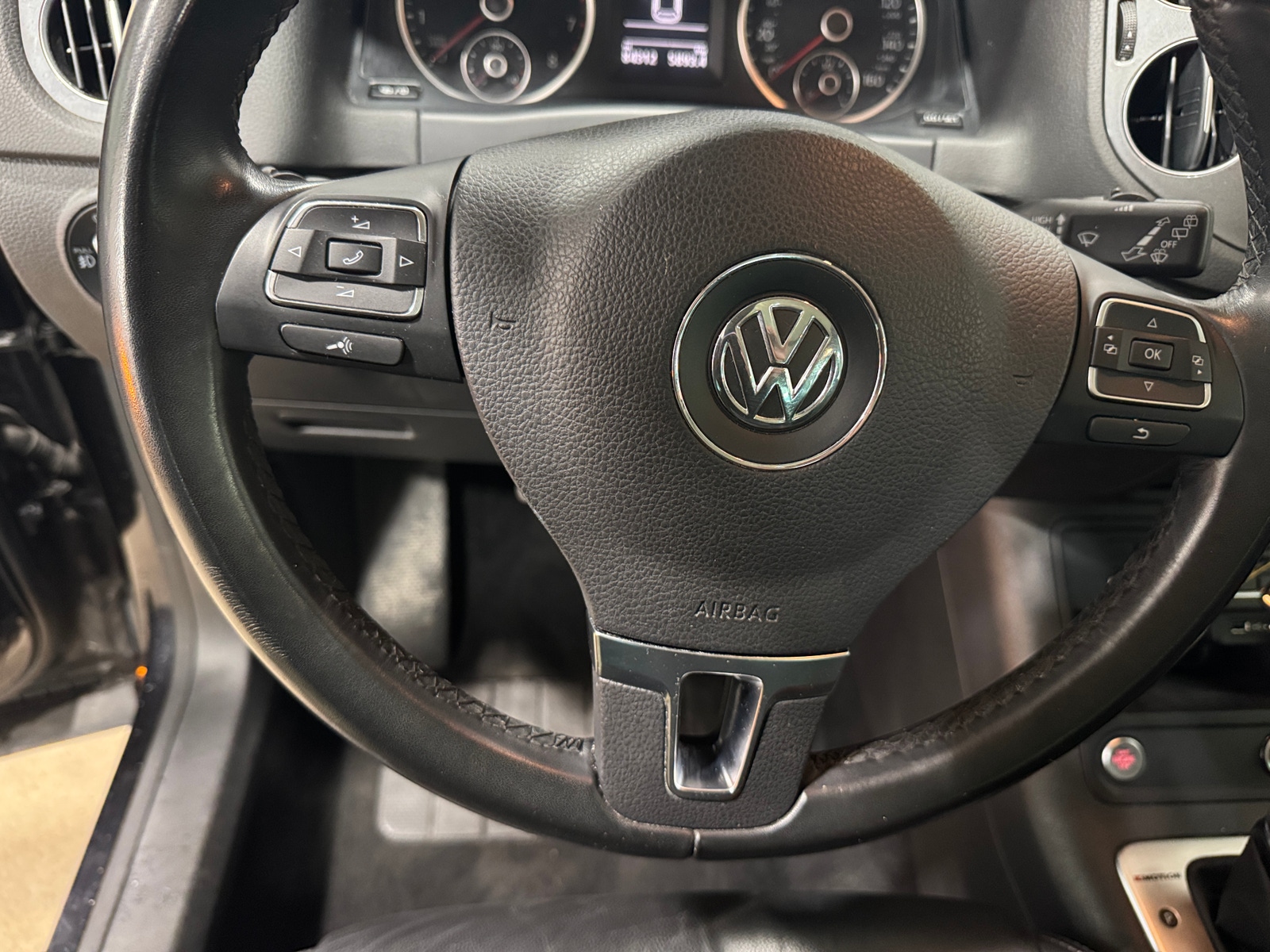 Thumbnail: 2017 Volkswagen Tiguan - 5