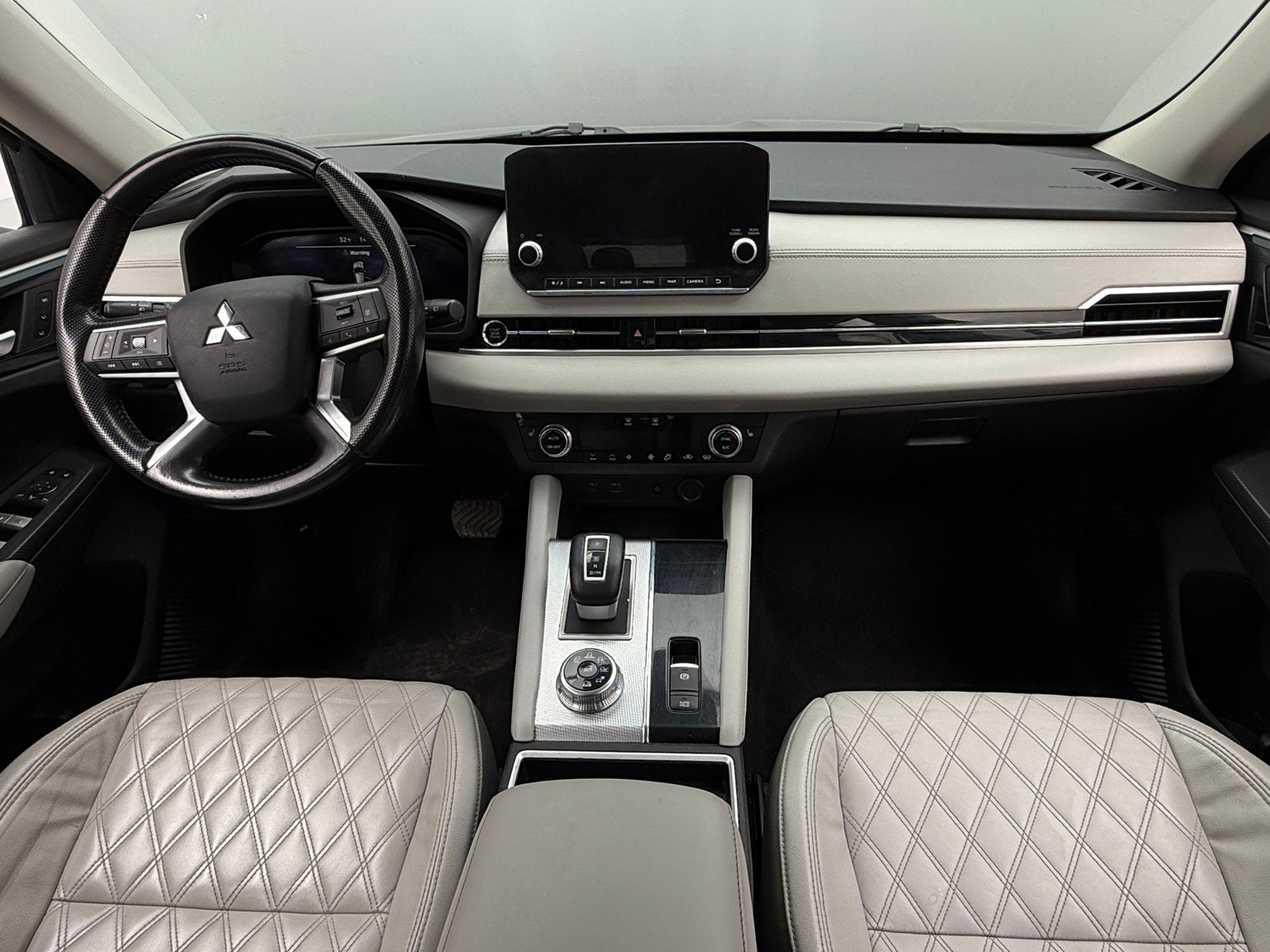 Thumbnail: 2022 Mitsubishi Outlander - 2