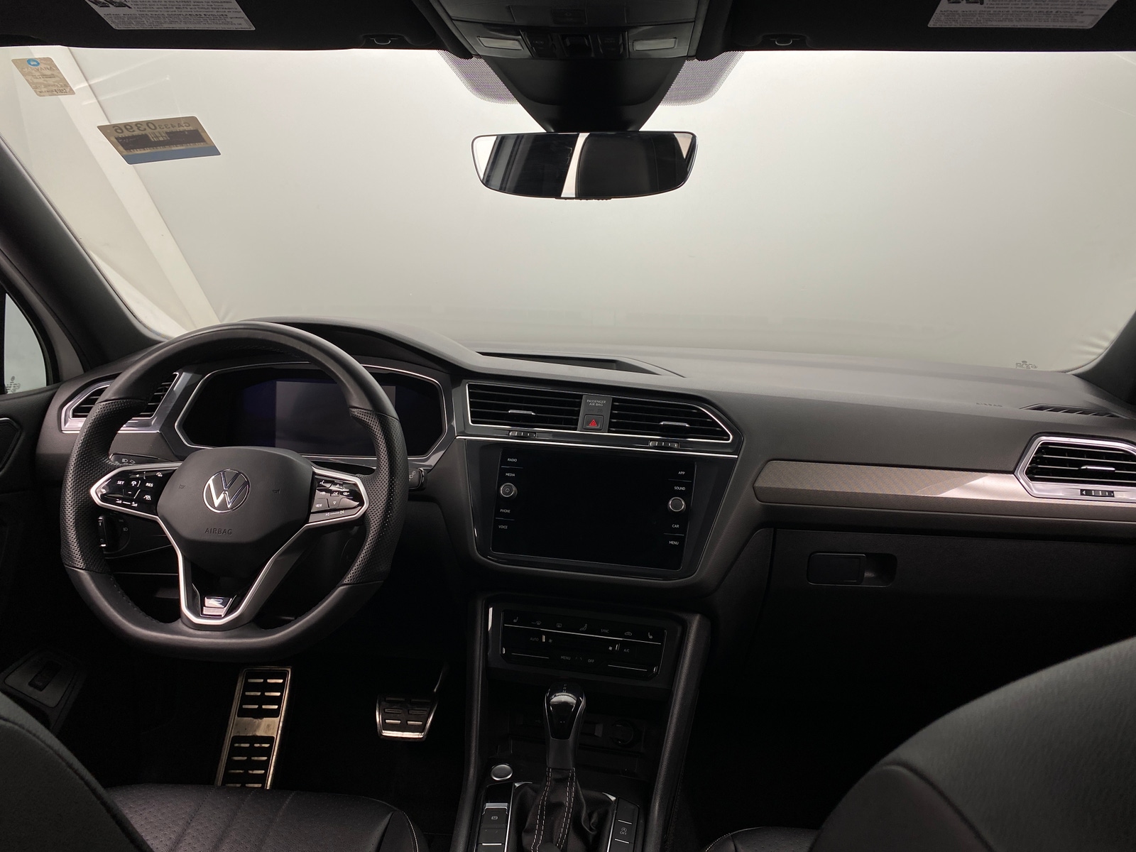 Thumbnail: 2022 Volkswagen Tiguan - 2