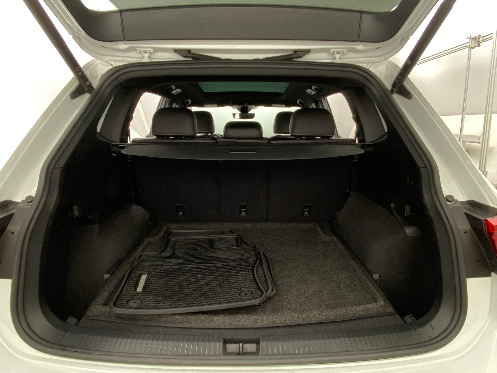 Thumbnail: 2022 Volkswagen Tiguan - 6