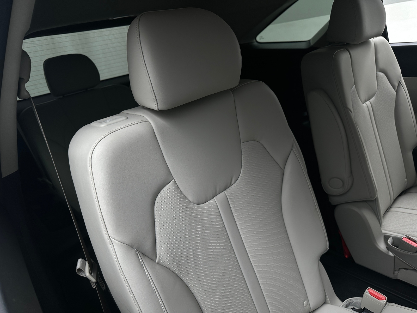 Thumbnail: 2022 Kia Sorento - 5