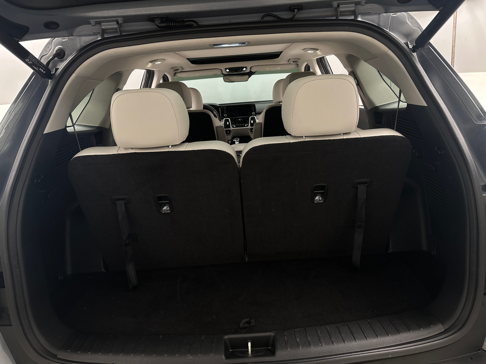 Thumbnail: 2022 Kia Sorento - 6