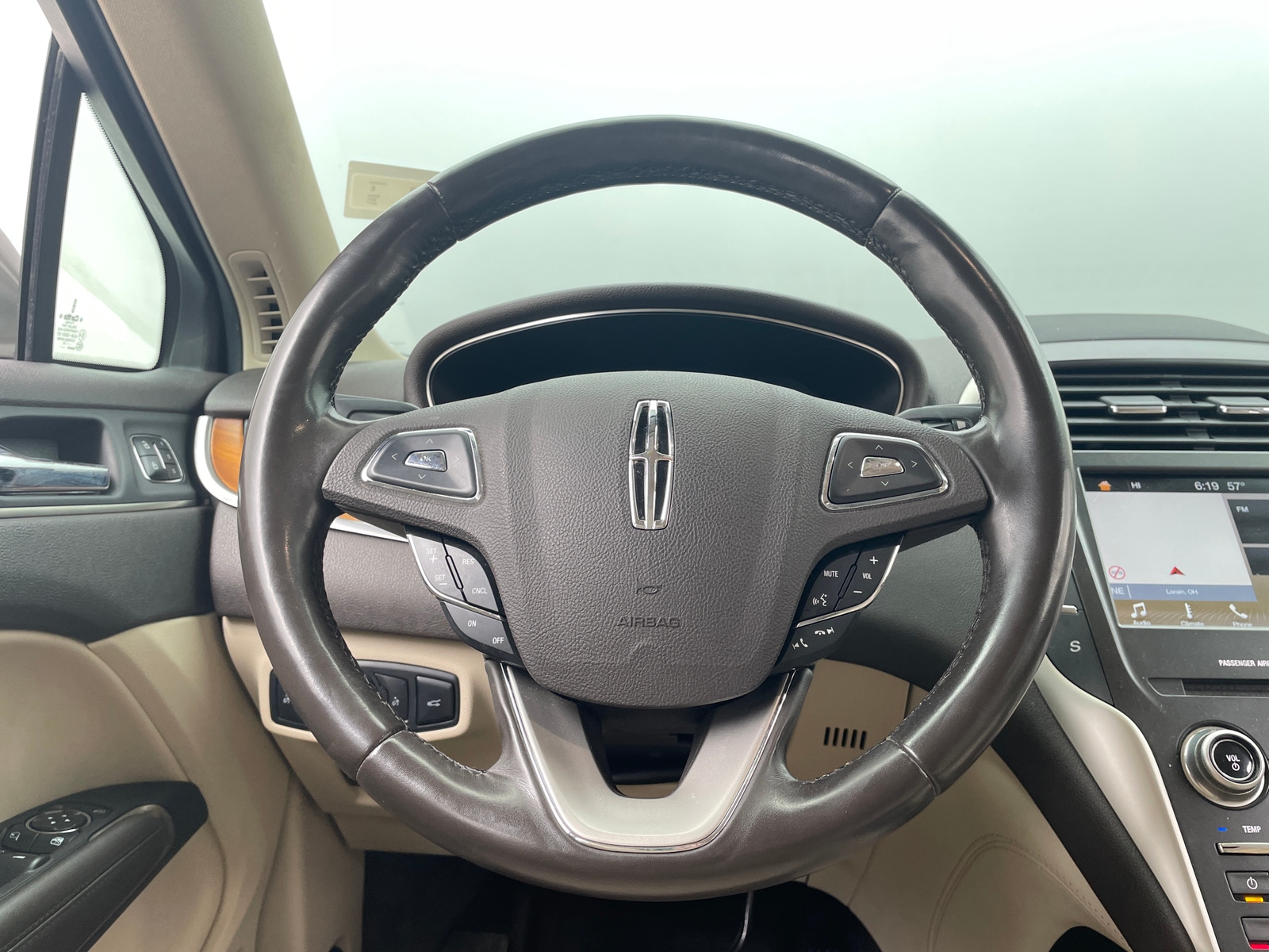 Thumbnail: 2017 Lincoln MKC - 4