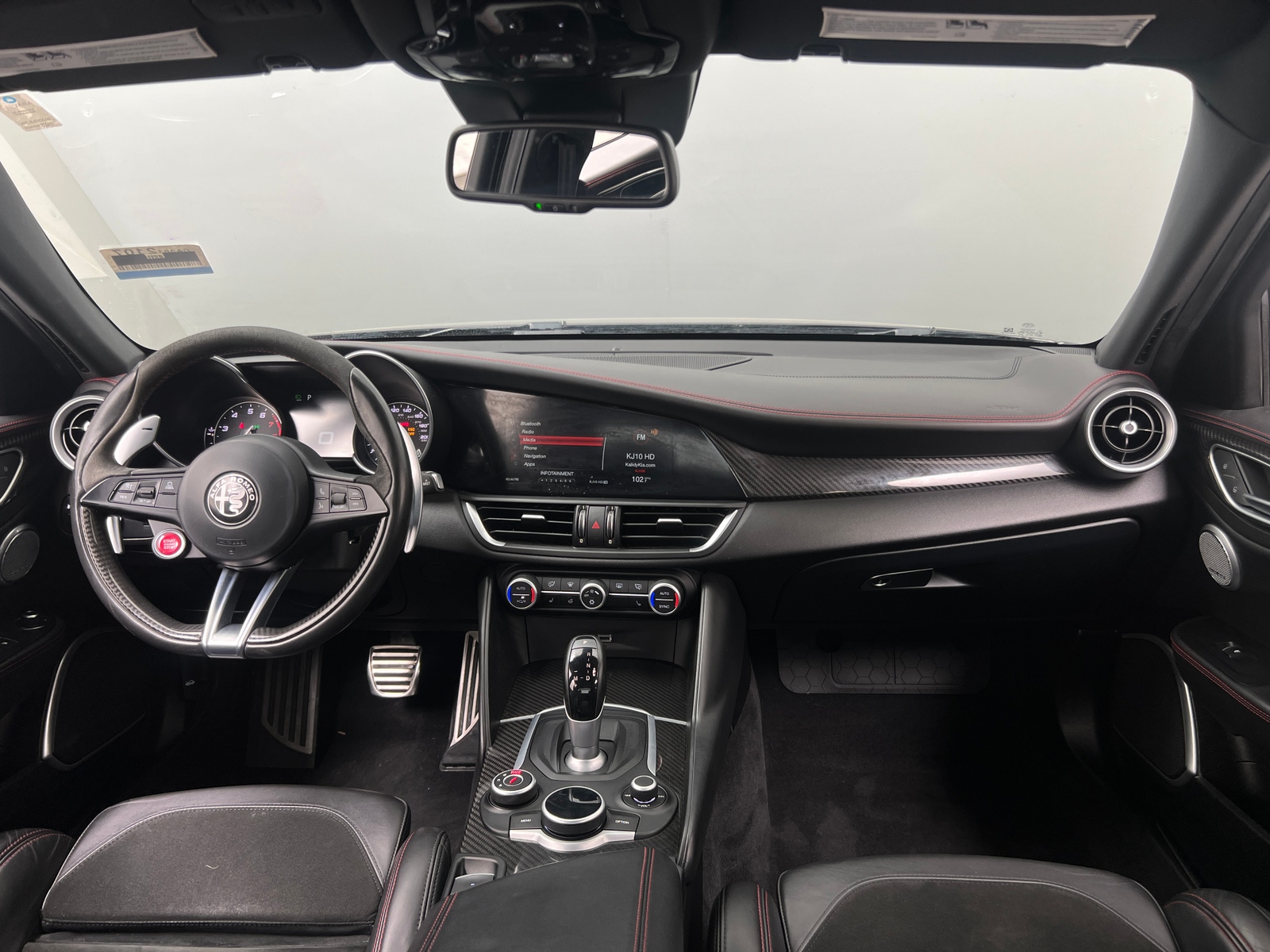 Thumbnail: 2017 Alfa Romeo Giulia - 2