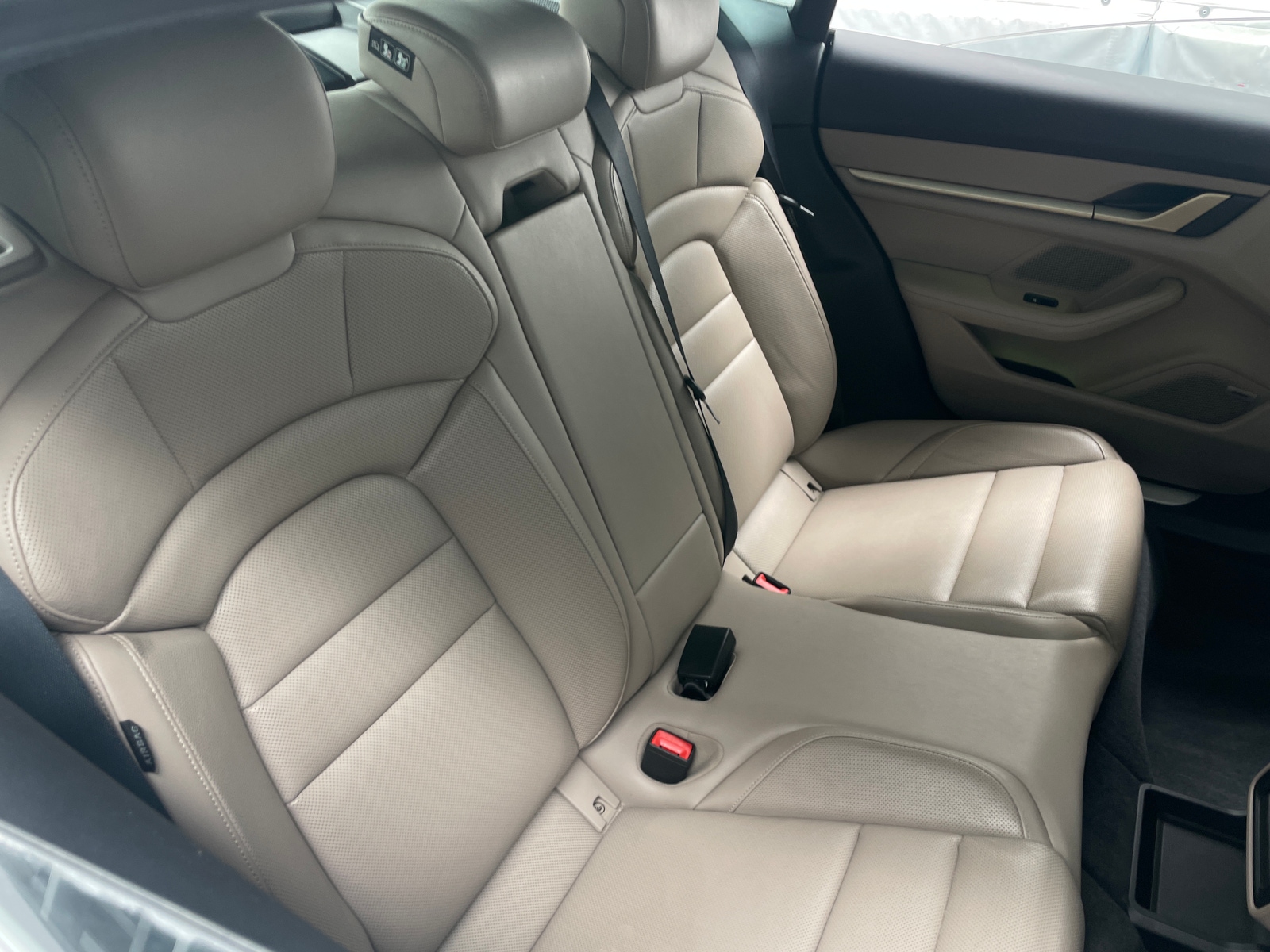 Thumbnail: 2021 Porsche Taycan - 5