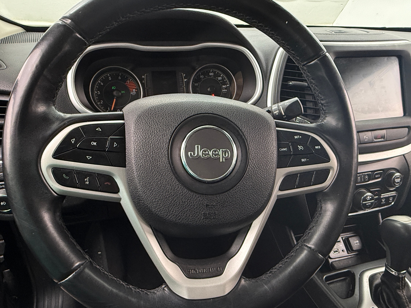 Thumbnail: 2018 Jeep Cherokee - 5