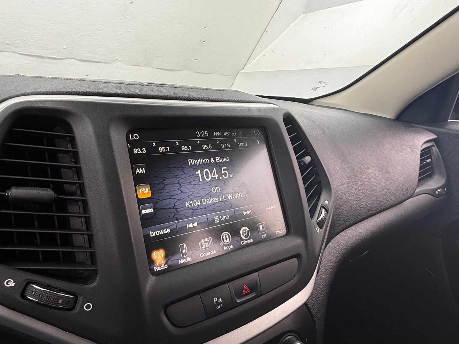 Thumbnail: 2018 Jeep Cherokee - 4