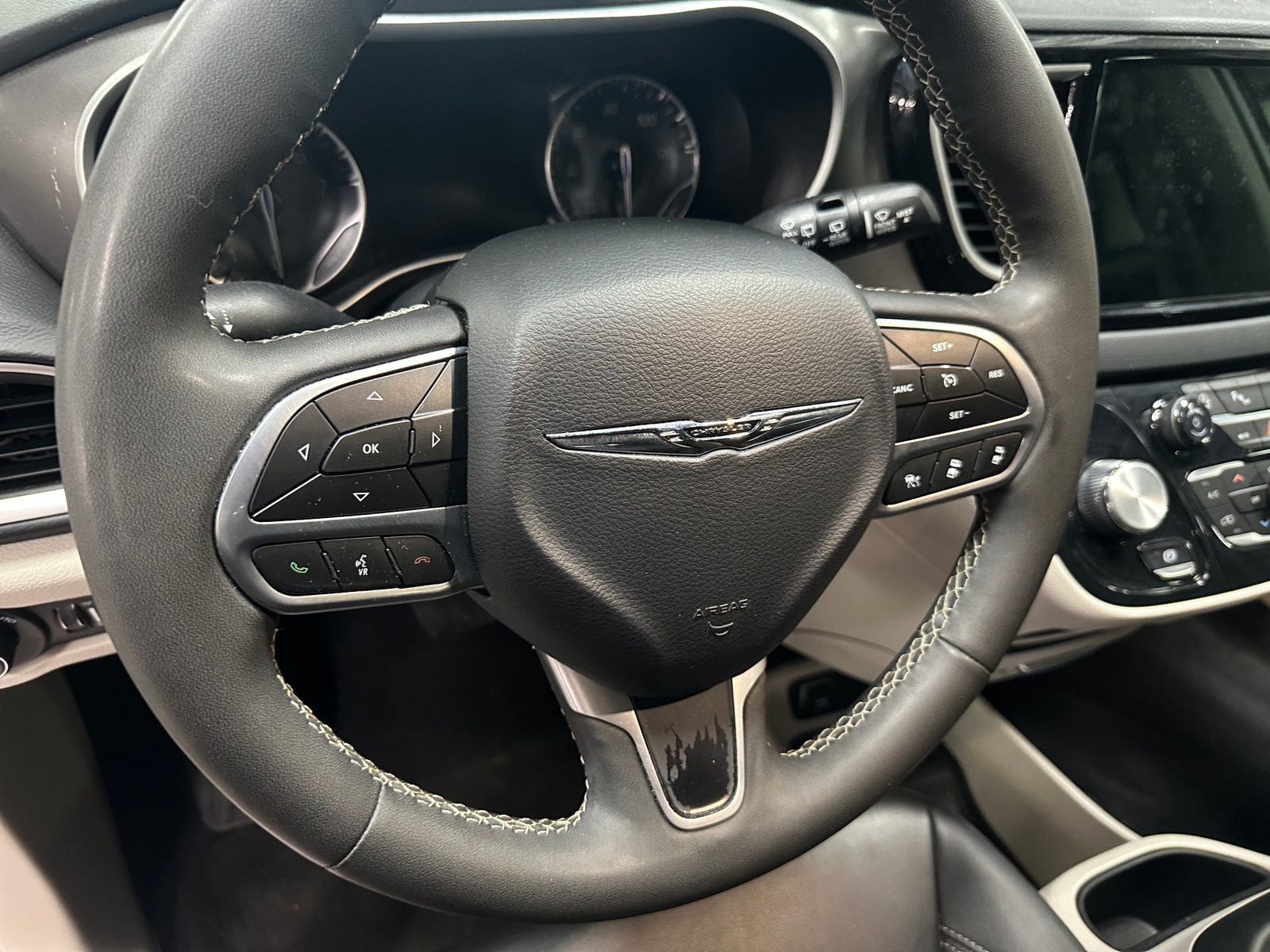 Thumbnail: 2024 Chrysler Pacifica - 4