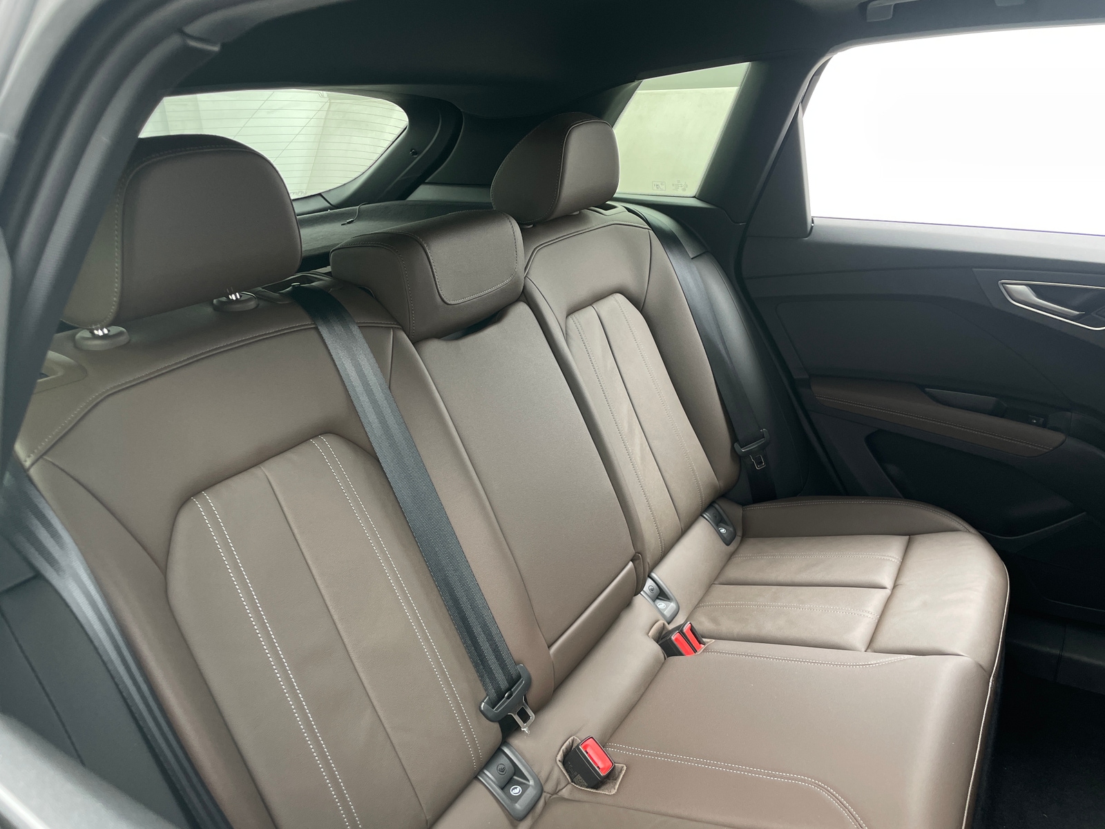 Thumbnail: 2022 Audi Q4 e-tron - 5