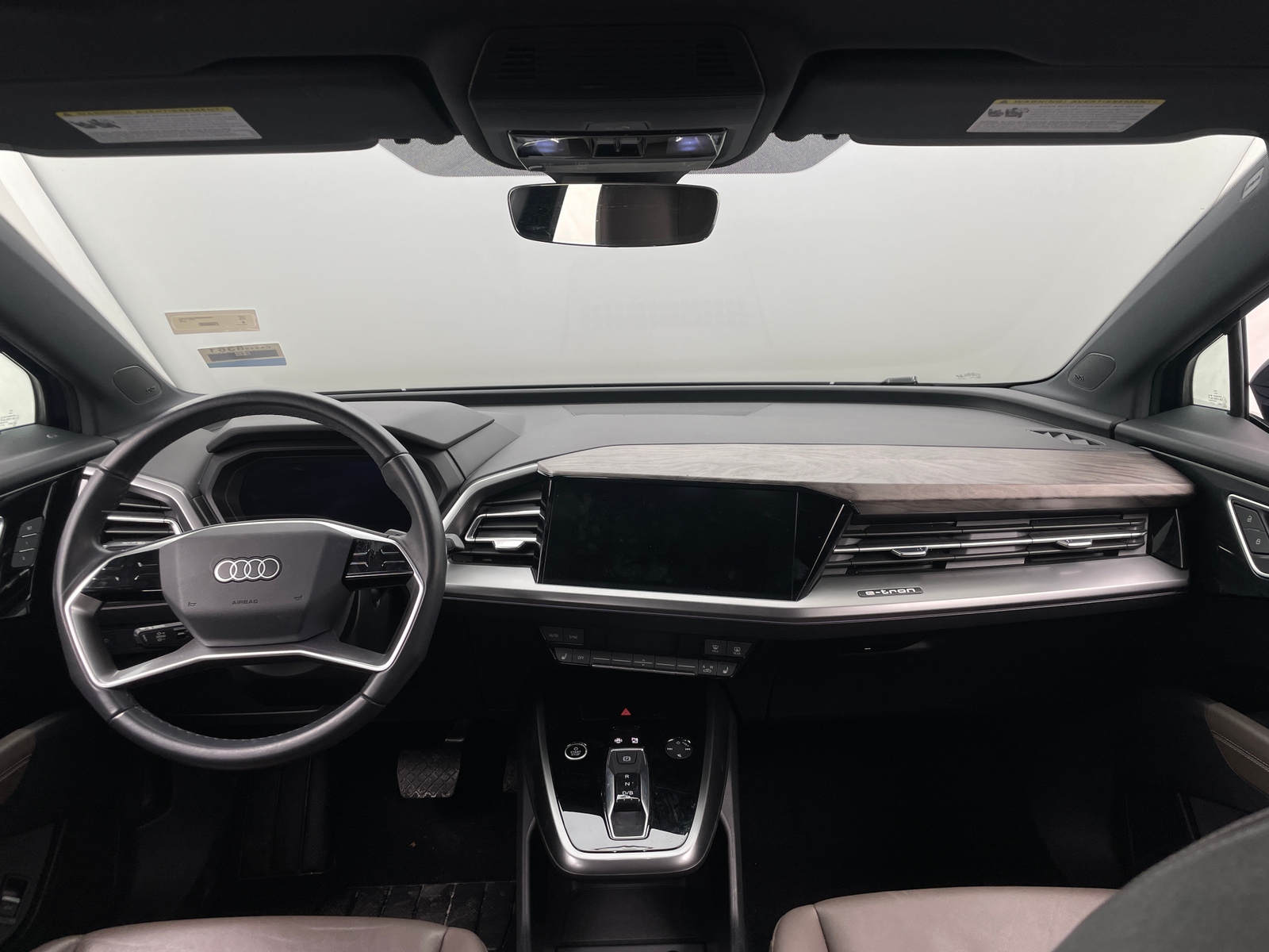 Thumbnail: 2022 Audi Q4 e-tron - 2