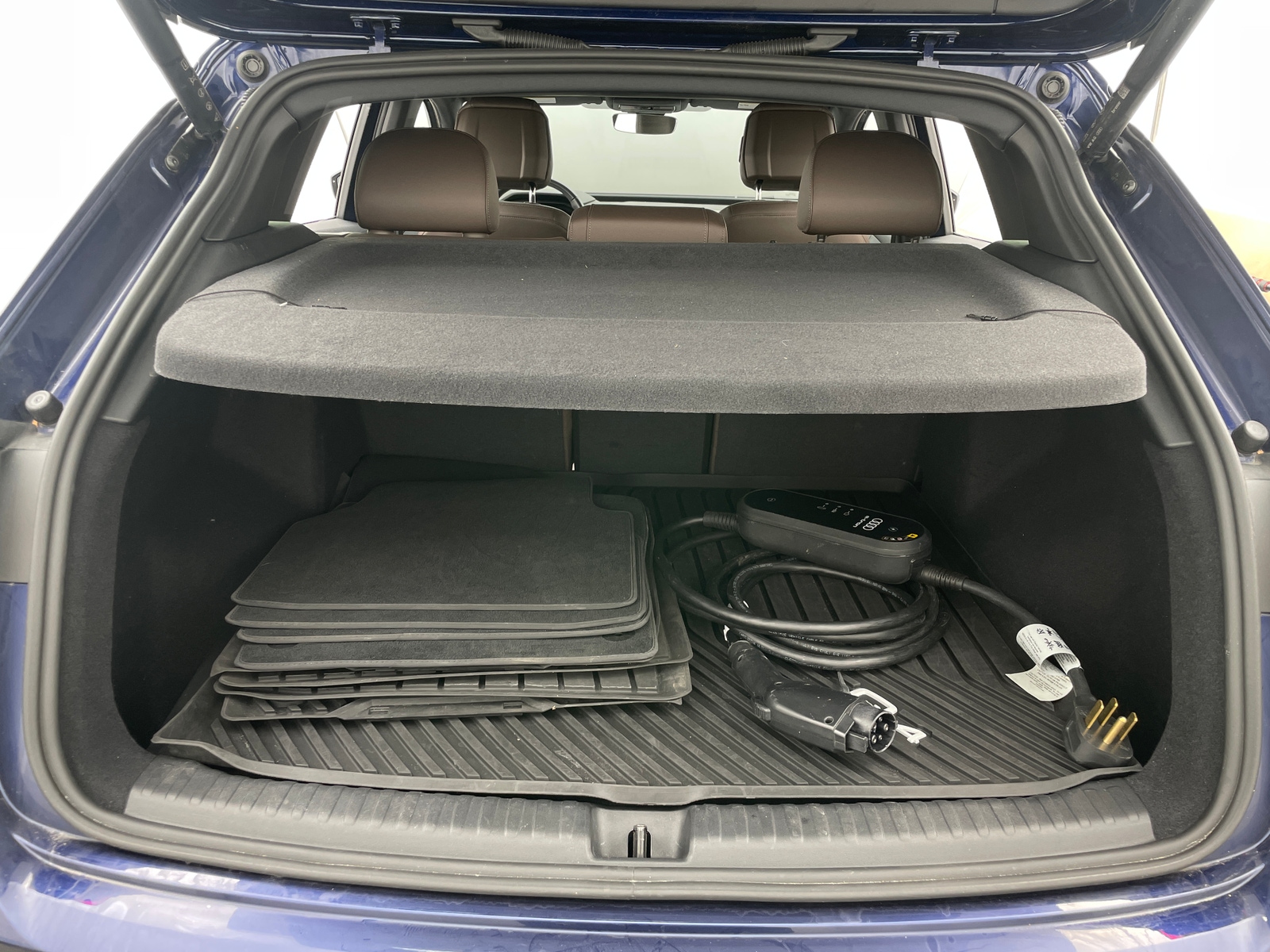 Thumbnail: 2022 Audi Q4 e-tron - 6