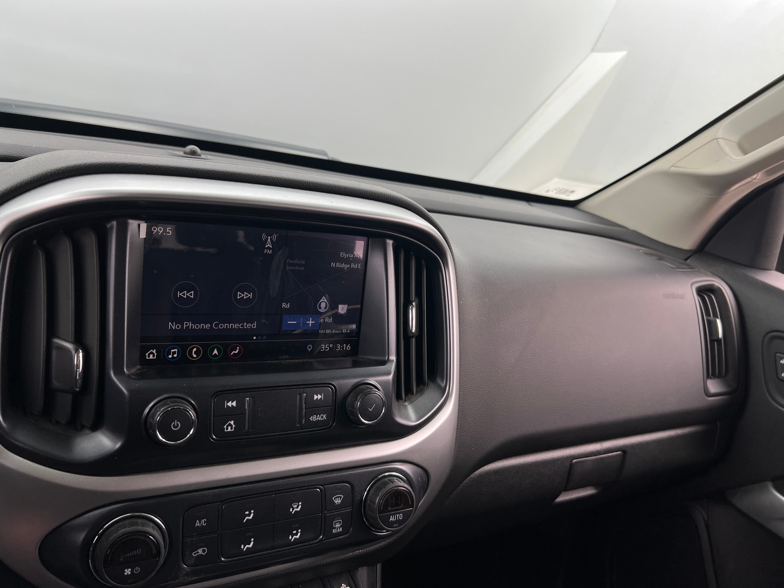 Thumbnail: 2019 Chevrolet Colorado - 3