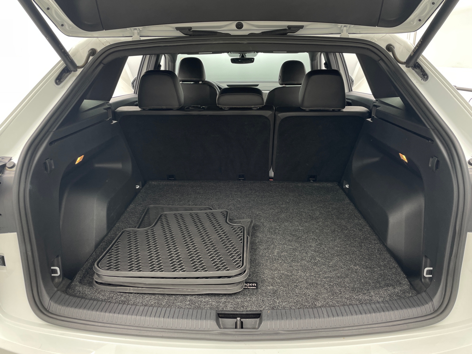 Thumbnail: 2023 Volkswagen Atlas - 6