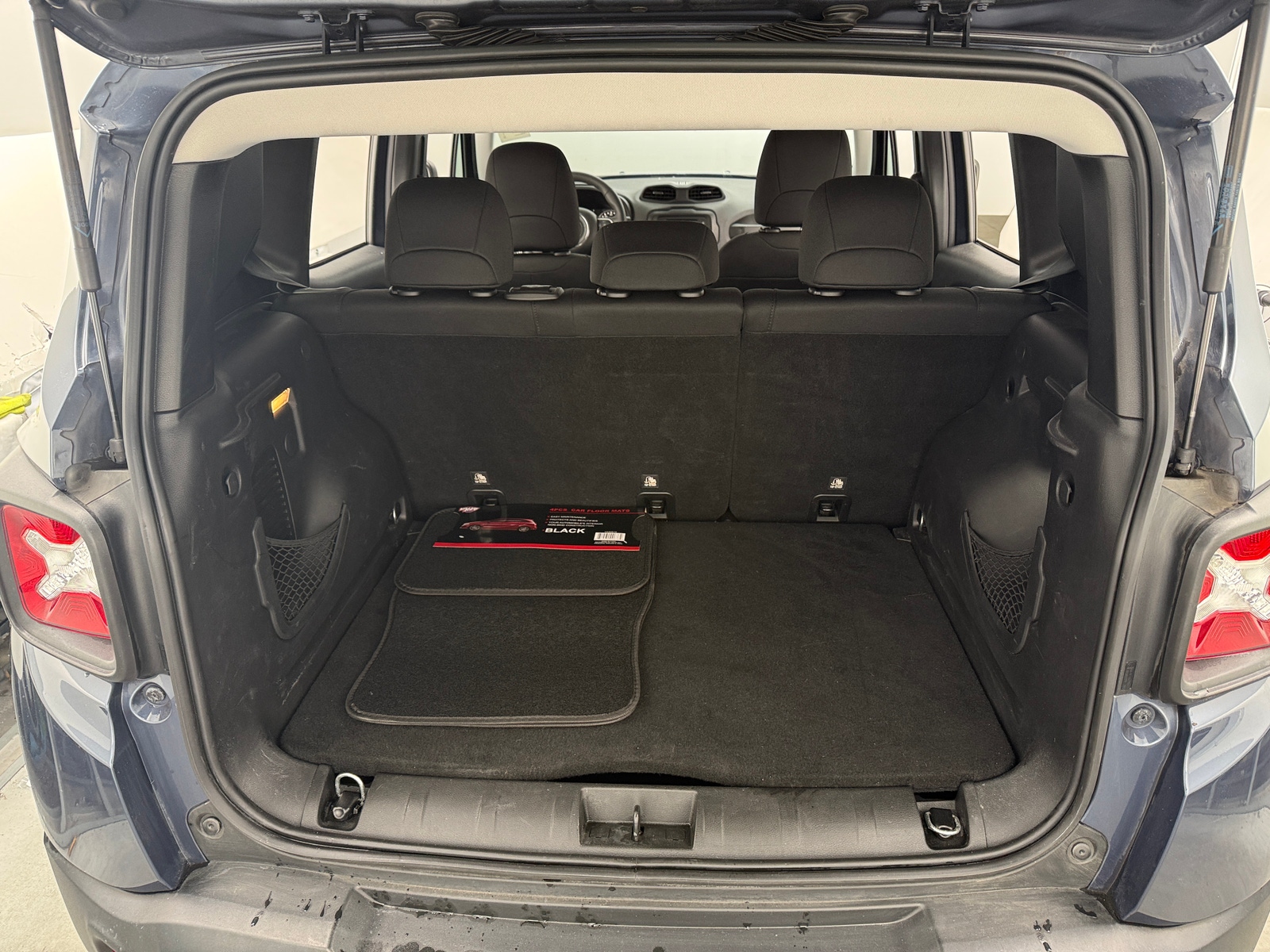 Thumbnail: 2019 Jeep Renegade - 7