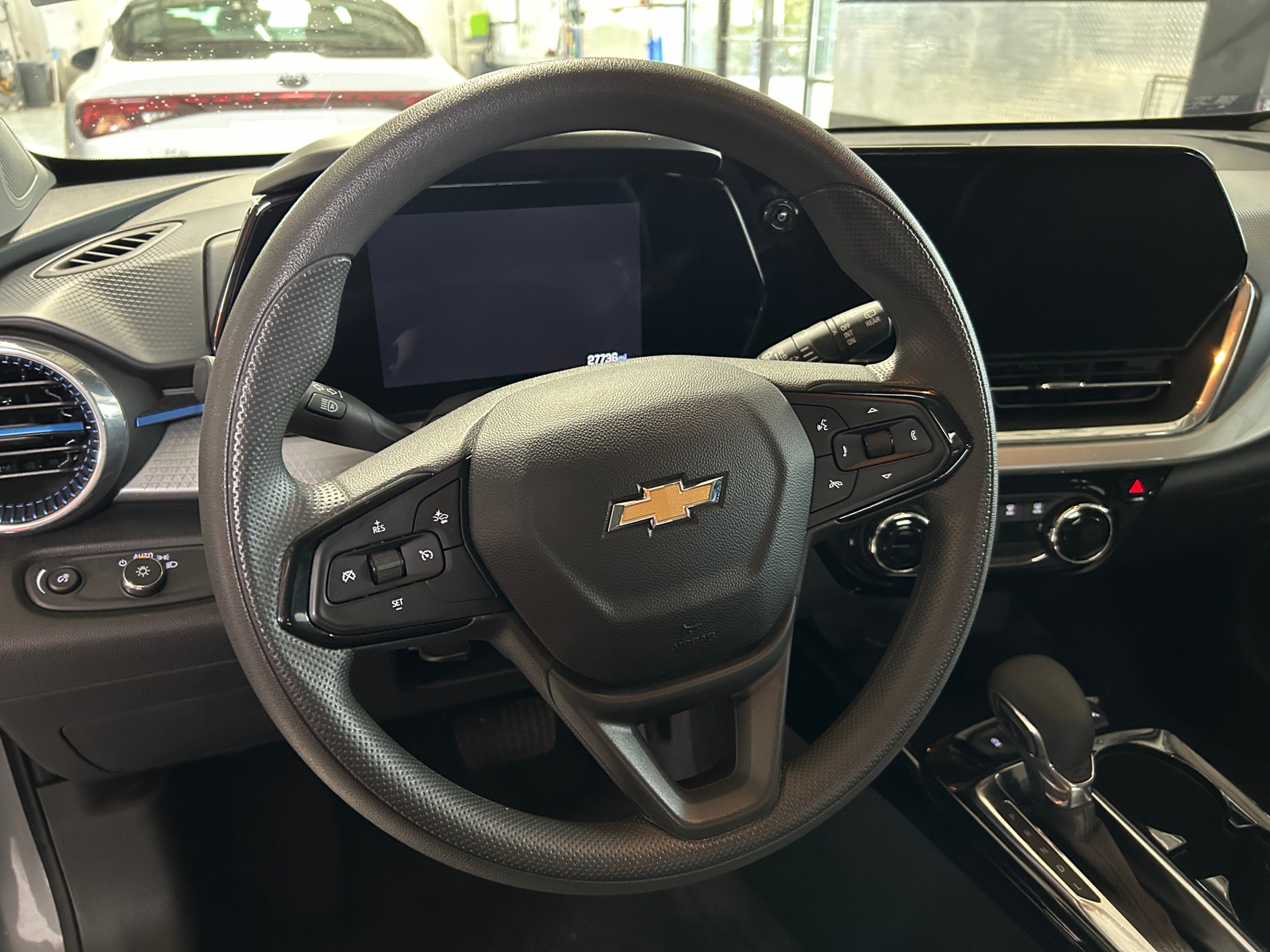 Thumbnail: 2025 Chevrolet Trax - 5