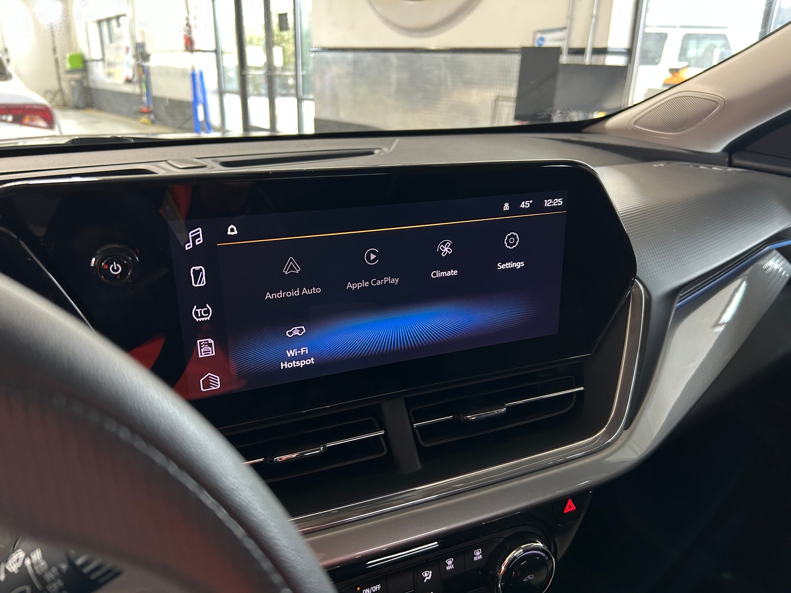 Thumbnail: 2025 Chevrolet Trax - 4