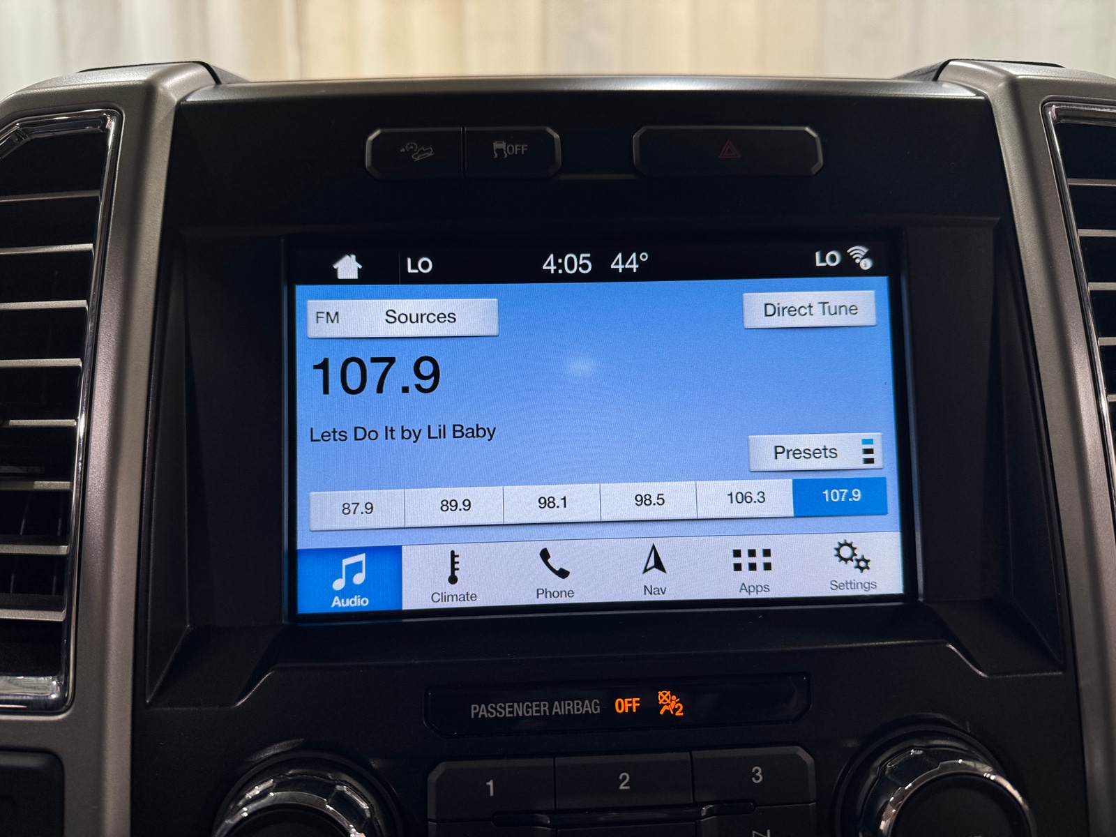 Thumbnail: 2016 Ford Econoline - 3