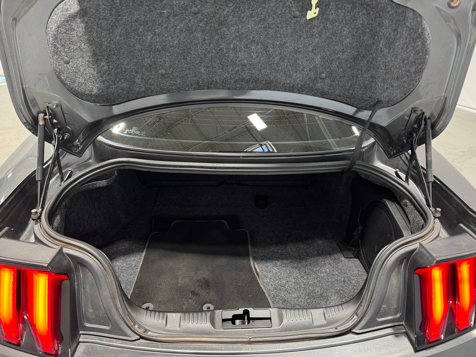 Thumbnail: 2019 Ford Mustang - 4