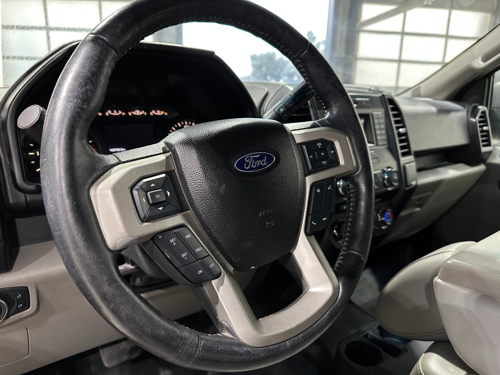 Thumbnail: 2017 Ford Econoline - 4