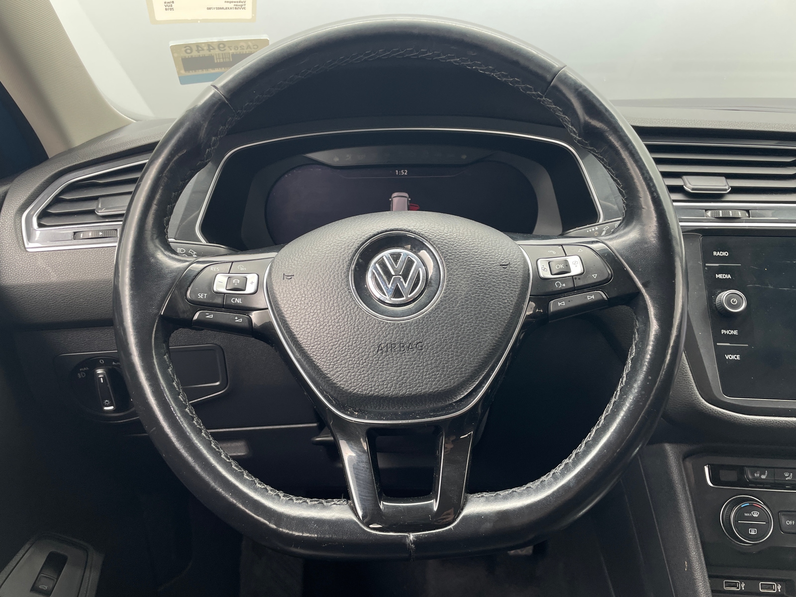 Thumbnail: 2018 Volkswagen Tiguan - 4