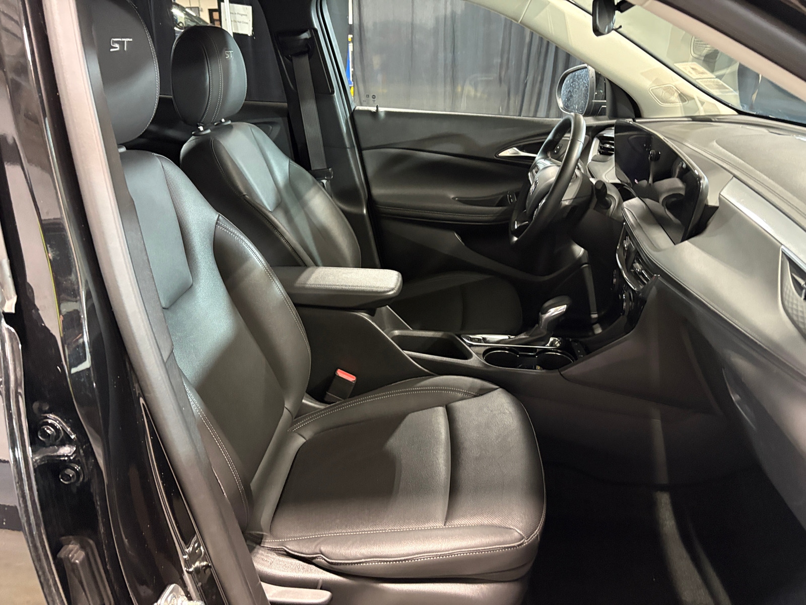 Thumbnail: 2024 Buick Encore GX - 2