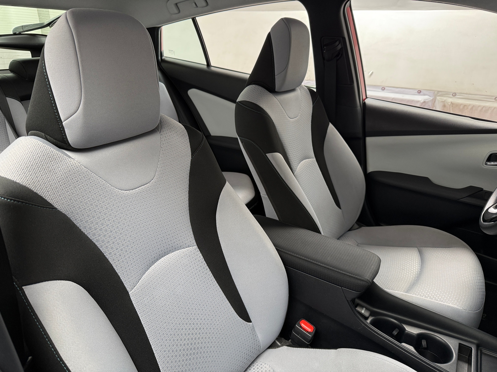 Thumbnail: 2022 Toyota Prius - 2